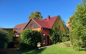 Villa Kunterbunt: Urgemütlich und fast perfekt
